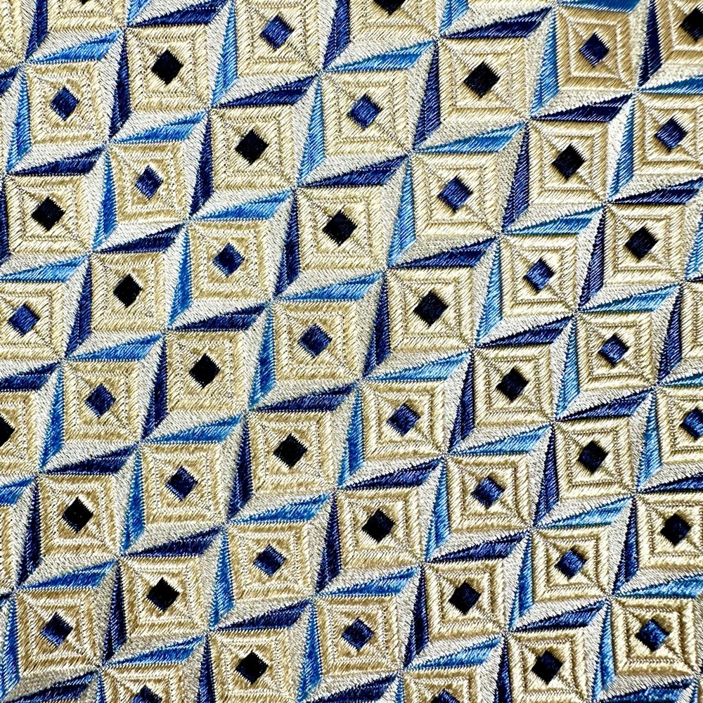 Canali Elegant Geometric Patterned Tie 100% Silk. Made in Italy - Picture 5 of 8